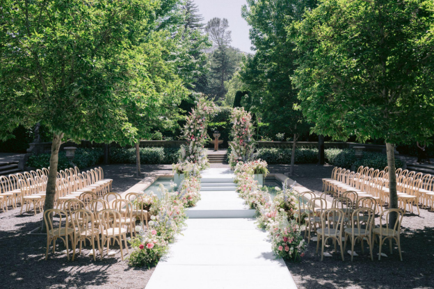 Beautiful wedding decor in an outdoor space.