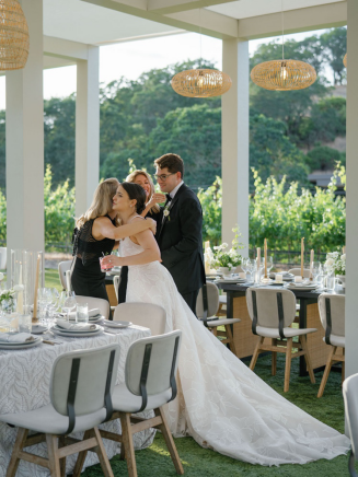 beautiful wedding décor at an outdoor wedding