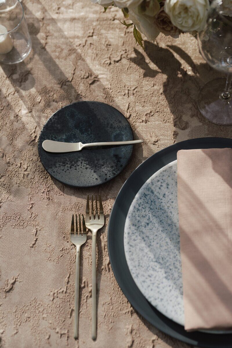 A minimalist wedding decor.