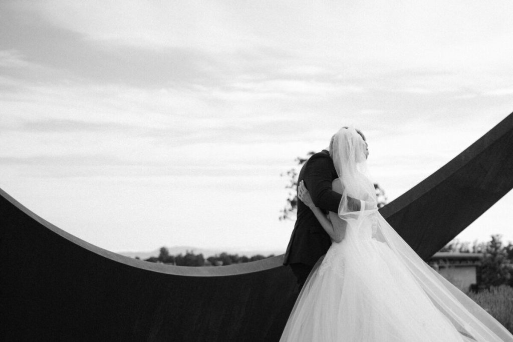 A wedding with a moody atmosphere.